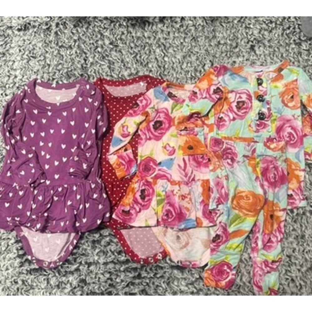Gigi and Max Size 3 months bodysuit Twirls and 2 piece set. Lot of 5. GUC